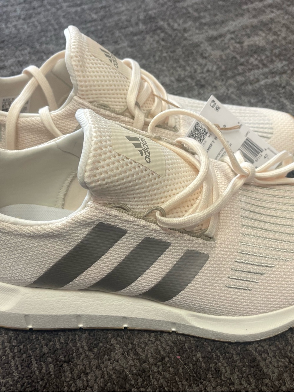 NWOT Women’s Size 9.5 Adidas Swift Run 1.0 - Picture 2 of 10